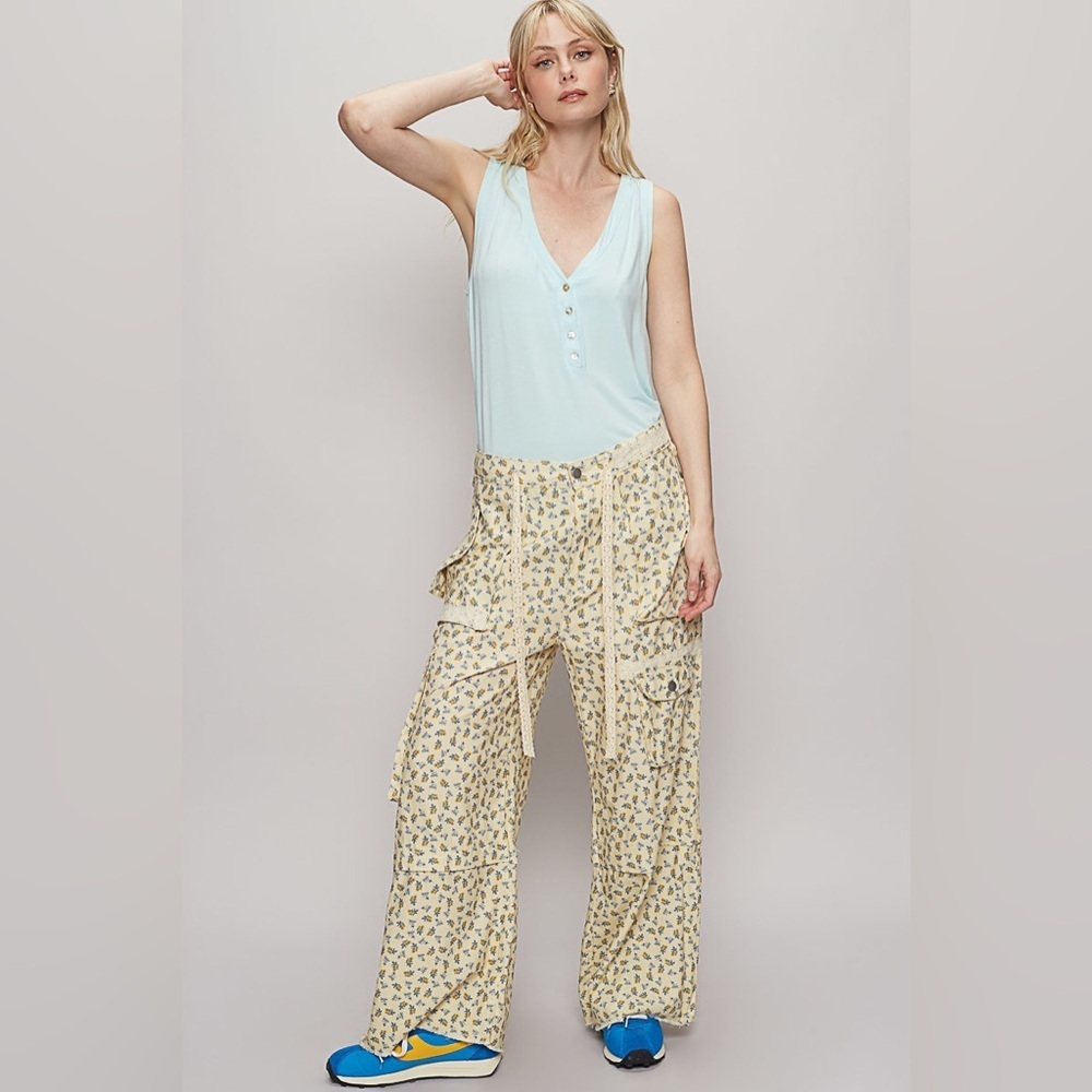 POL “ Threadway Twill “ Denim Cargo Pants | Vanilla Floral - Picture 5 of 5